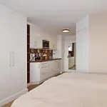 Metropol, Whg 141, Landseite