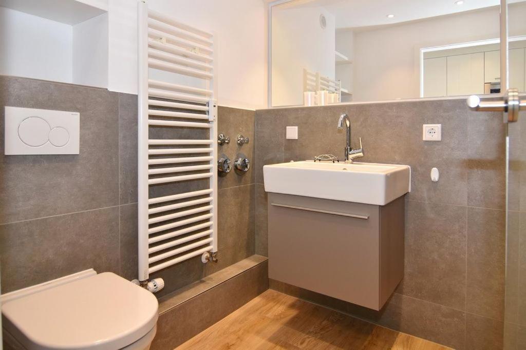 Metropol, Whg 141, Landseite *